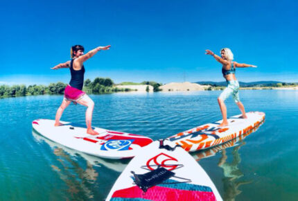 Yoga auf dem Stand Up Paddle Board/Sommer 2023